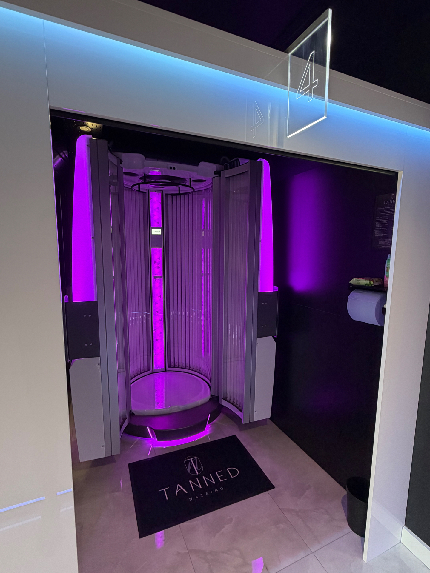 Luxura V8 Stand-Up